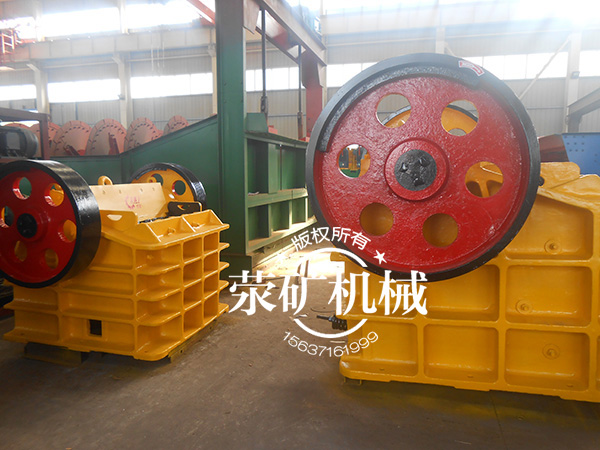 鄂式破碎機-細鄂式破碎機-銀礦選礦設(shè)備